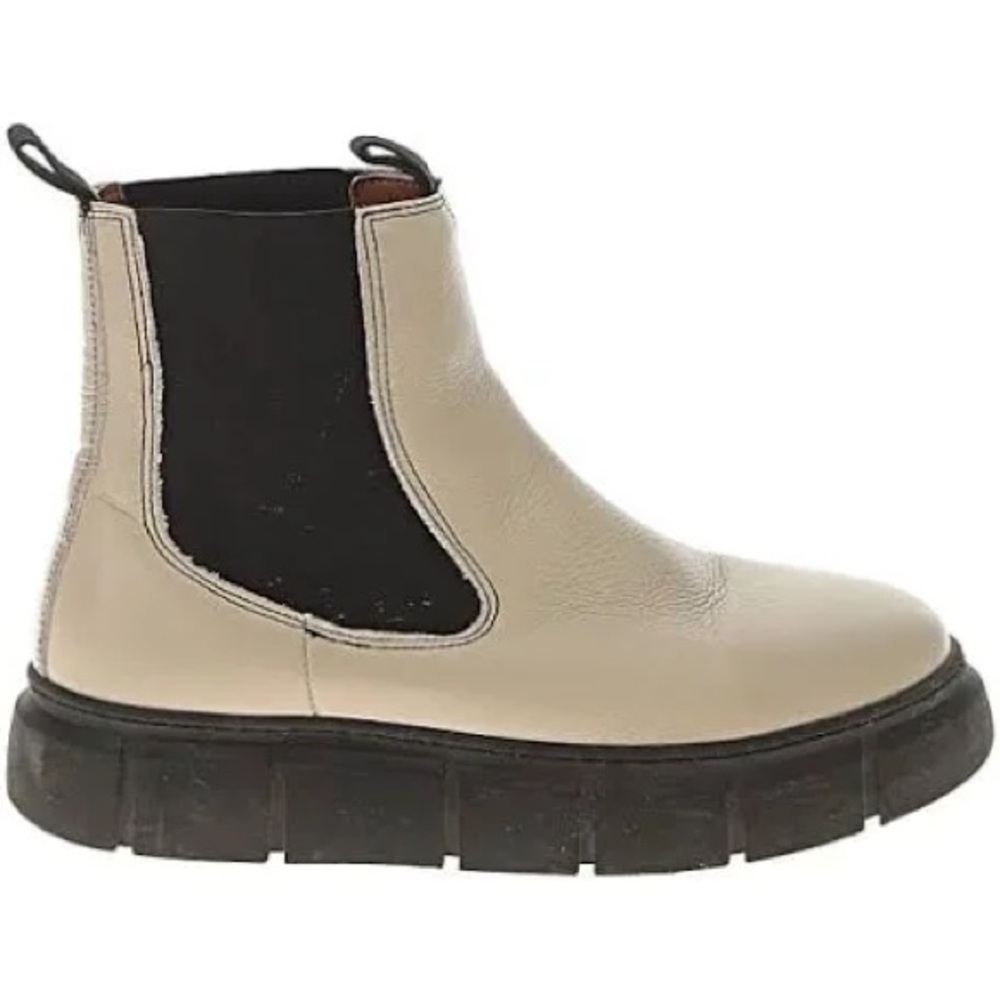 Size 7.5 - Shoe the Bear pull on boot